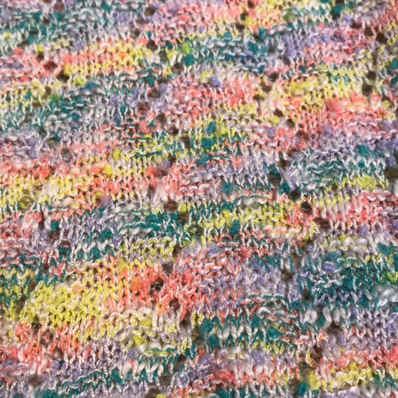 Small multi color sweater - Picture 3 of 4